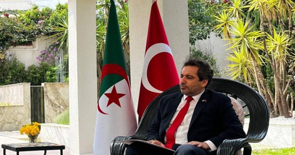 السفير التركي بالجزائر ينسف رواية نظام العسكر للتاريخ: 20% من الجزائريين “كراغلة”